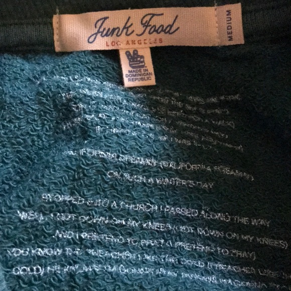 Last 1 - NEW Graphic California dreaming Junk Food top - Picture 8 of 8